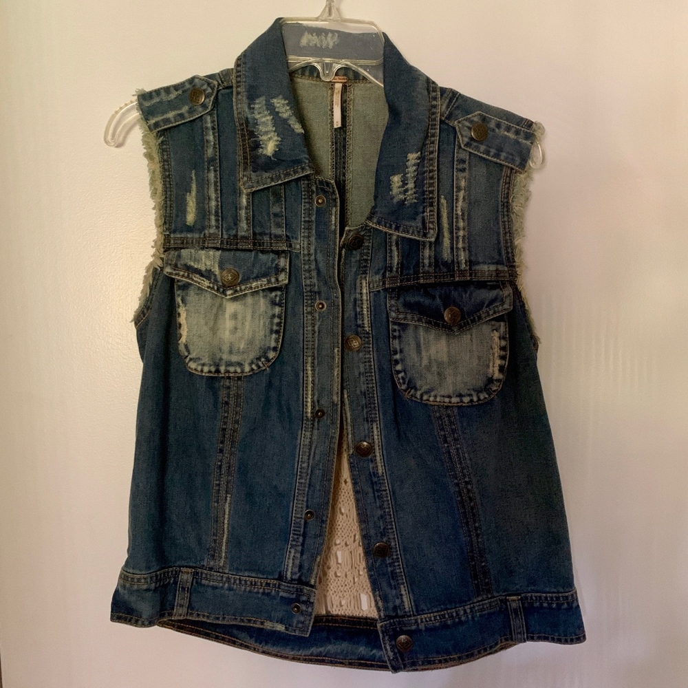 Free People Jean vest with embroidery - Size M